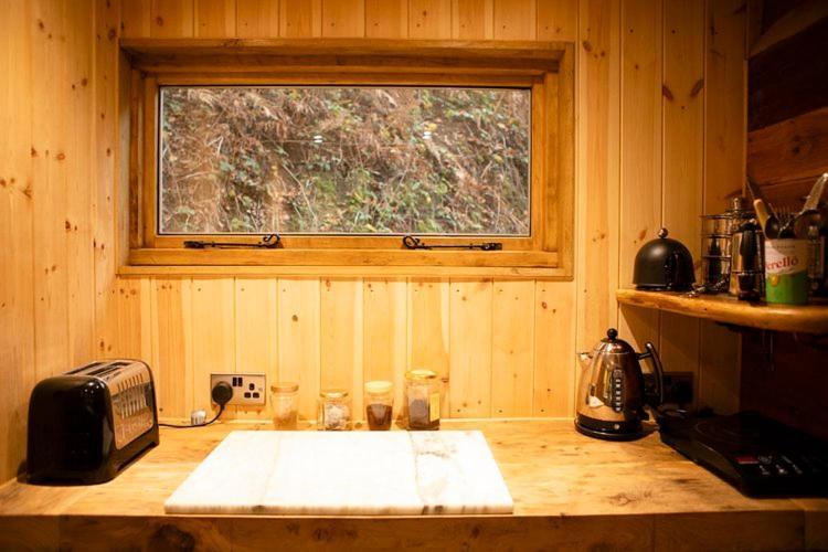 Little Hollows Glamping Chalet