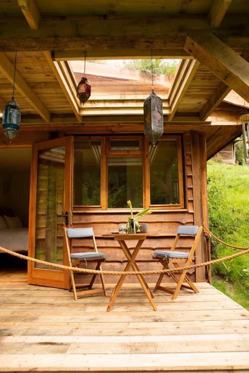 Little Hollows Glamping *