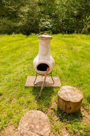 Little Hollows Glamping Chalet