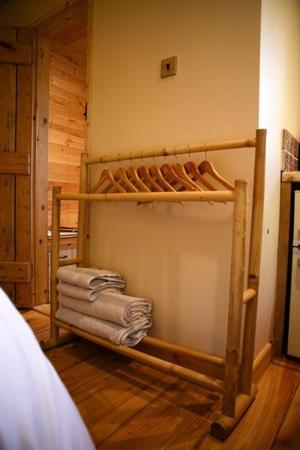 Little Hollows Glamping *