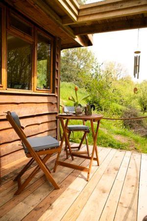 Little Hollows Glamping Chalet *